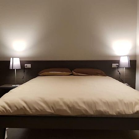 Area 19 Aparthotel Катандзаро Екстериор снимка