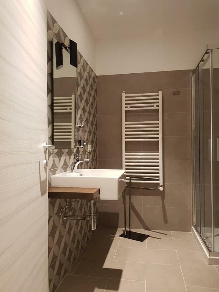 Area 19 Aparthotel Катандзаро Екстериор снимка