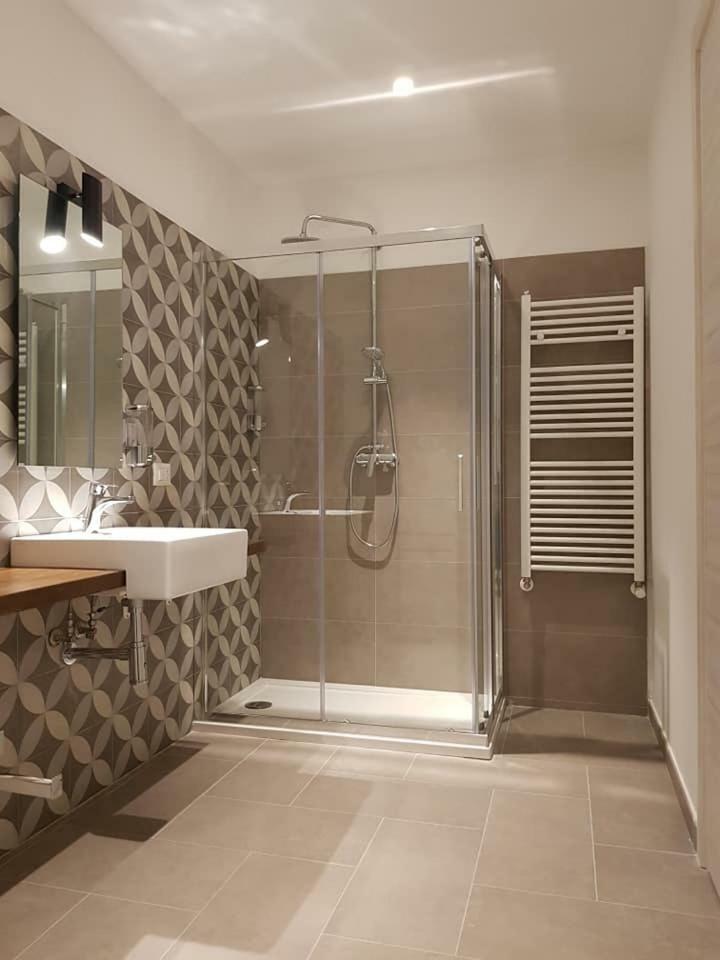 Area 19 Aparthotel Катандзаро Екстериор снимка